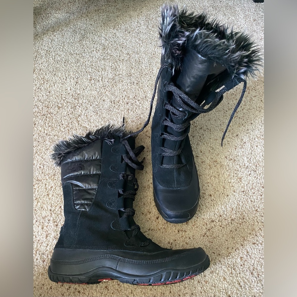 Women’s The North Face snow boots. Sz. 8.
